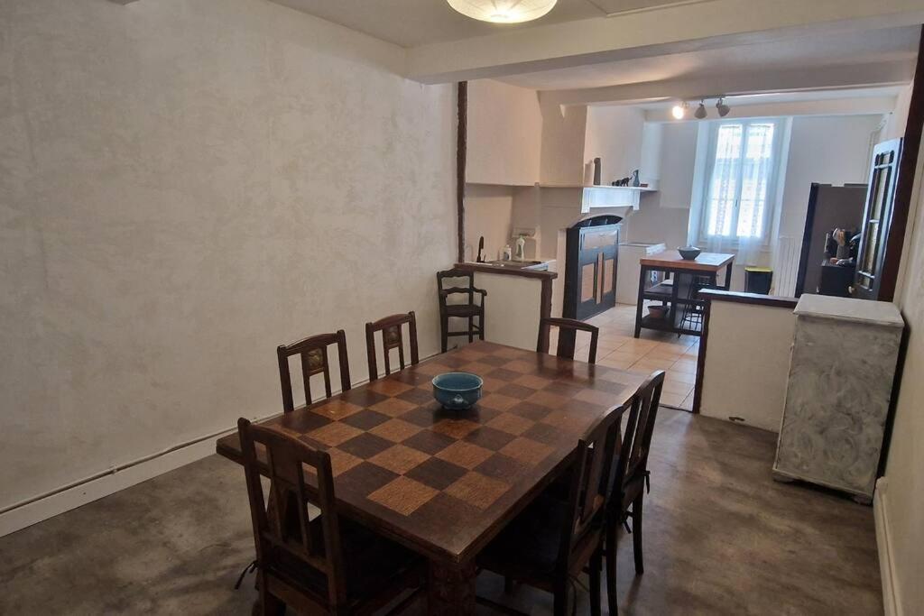 Chambre Dans Maison De Ville - 2 Personnes Oloron-Sainte-Marie Exterior foto